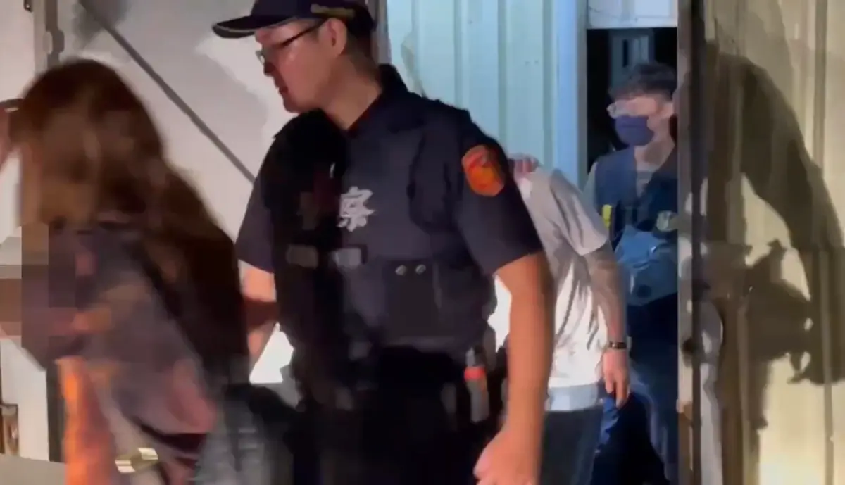 高雄小吃部變身毒趴KTV  警攻堅逮38名越籍男女