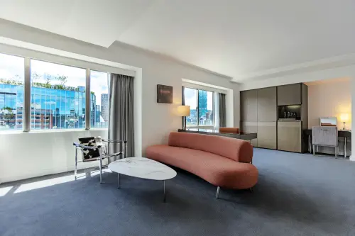 普發一萬／住國聯飯店一泊二食「買萬送萬」　烤鴨4人份2套僅萬元
