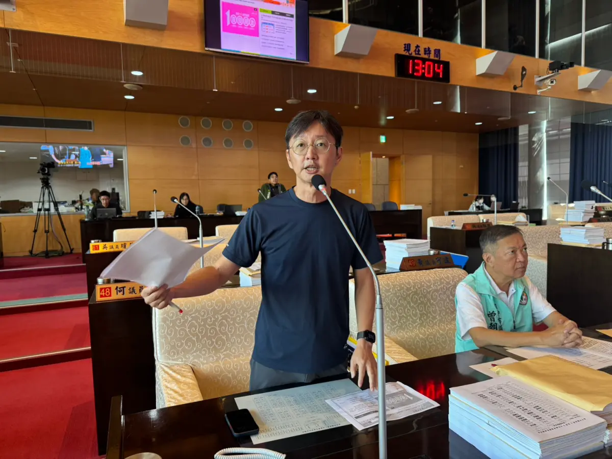 ▲議員江肇國質詢指出，市民野餐日活動，要求所屬四個清潔隊到場擺攤，造成基層人力緊繃(圖／柳榮俊攝2025.10.31)