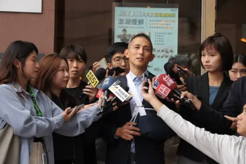 影／北市雙帥對決？吳怡農遞交市長參選意願表　喊絕對能成功
