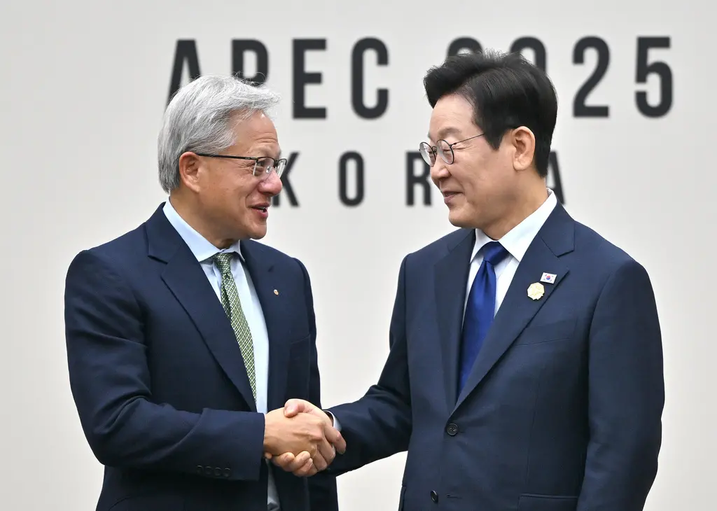 才剛吃完韓式炸雞！傳黃仁勳今日抵台 明日參加台積電運動會