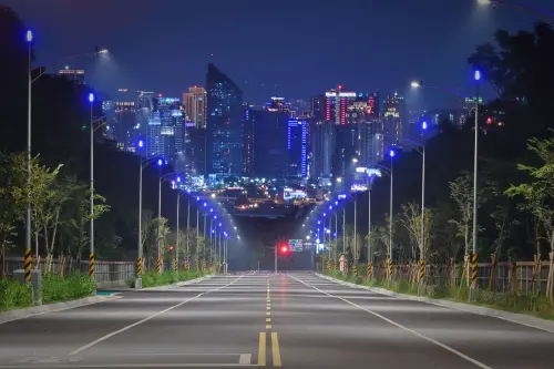 藍色公路亮起來　華南路延伸完工通車
