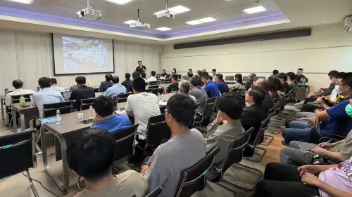 ▲研討會現場座無虛席，產官學研齊聚交流AI與傳動產業最新應用趨勢。（圖／金屬中心提供）