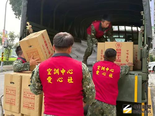 陸軍空訓愛心社　助屏東家扶運送物資
