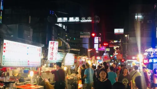 不是三合、樂華！新北「超神夜市」曝　日本人認證：逛起來很舒服
