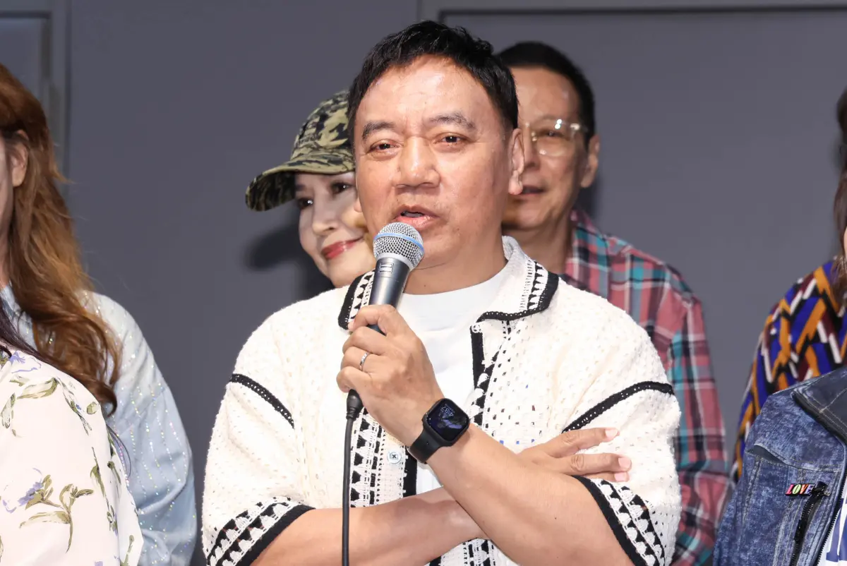 ▲歌手施孝榮（如圖）今（31）日出席《民歌50高峰會最終加場》記者會，媒體提及近期眾星老友坣娜離世消息，施孝榮表示，需要好好珍惜當下，把握和老友見面的機會，即使之後沒有《民歌50》，也要常見面。（圖／記者朱永強攝影）