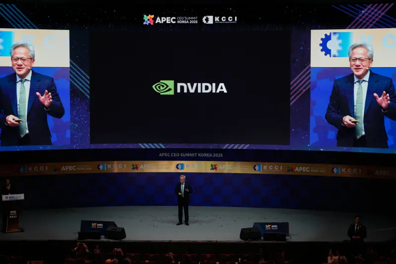    ▲輝達（Nvidia）執行長黃仁勳睽違15年訪問韓國，今（31日）出席亞太經濟合作會議（APEC）企業領袖峰會，登台發表演說。（圖／美聯社／達志影像）  