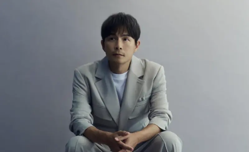 ▲孫協志（如圖）17歲參加選秀歌唱比賽《新人歌唱排行榜》，隨後出道被視為「台語小天王」，同樣出自這節目的歌手還有方宥心，後來成為八點檔女王。（圖／索尼音樂提供）