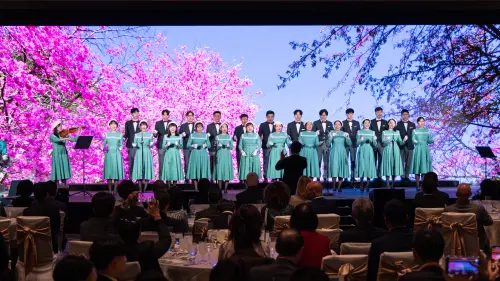 ▲玉山合唱團於10月30日玉山達拉斯代表人辦事處開業慶祝晚宴獻唱。（圖／玉山銀行提供）