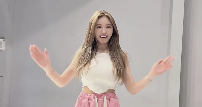 ▲31歲網紅謝侑芯（如圖）驟逝海外，種種傳言甚囂塵上，甚至傳出是遭好友雪碧派去伴遊出事，對此雪碧痛批：「嘴巴是吃到屎嗎？」（圖／Chris IG @rameneater69）