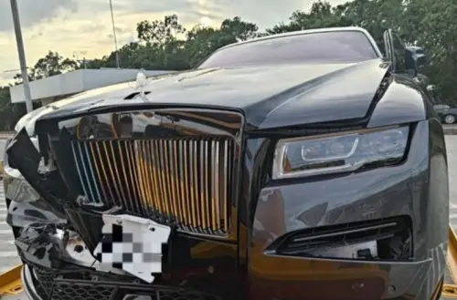 好貴的車禍！3千萬勞斯萊斯國1連環撞　車頭損毀維修費估百萬起跳
