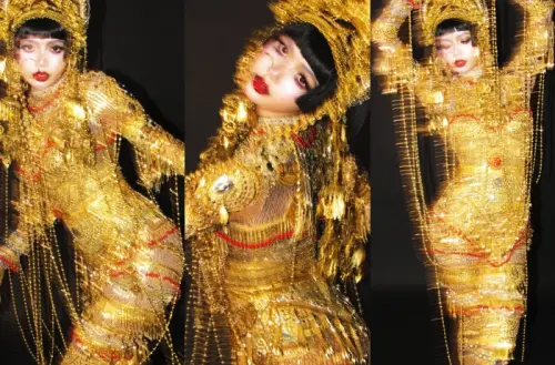 ▲Lisa萬聖節扮《愛x死x機器人》！神還原吉巴羅　狂吸260萬人朝聖。（圖／Lisa IG@lalalalisa_m）