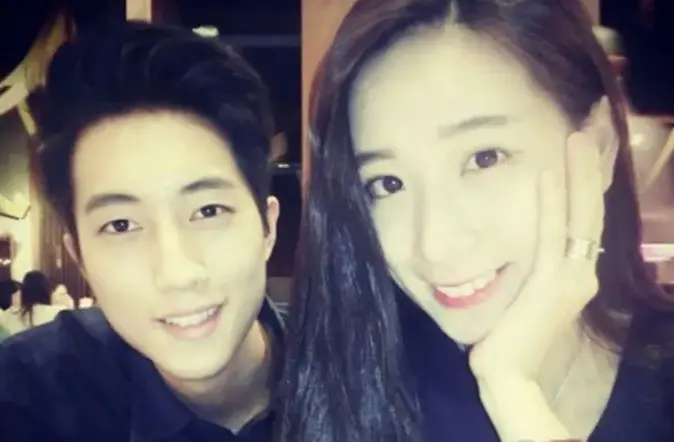 ▲范姜彥豐（左）爆婚變，昨（31）日二度發文砲轟，沒想到前女友Zoey（右）同一天突發文喊話「人品是最好風水」，再度引發熱議，兩人昔日甜蜜合照也曝光。（圖／Threads@_900808_kai）