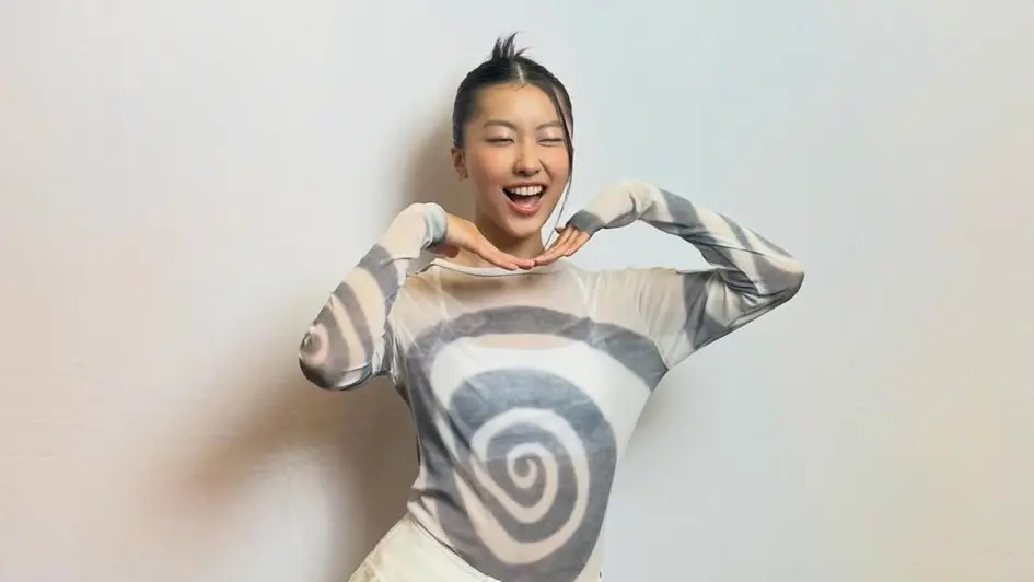 ▲陳奕迅愛女陳康堤宣布與日籍混血男友Shou Honda分手，坦言兩人退回朋友關係，粉絲湧入留言鼓勵，盼她走出情傷、專注音樂創作。（圖／翻攝自陳康堤IG@_constancec）