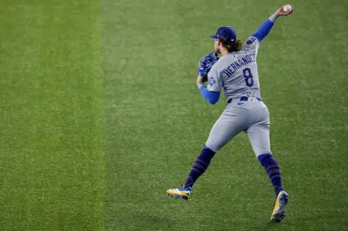 世界大賽／赫南德茲神站位策動再見雙殺！自曝當下根本沒有看到球
