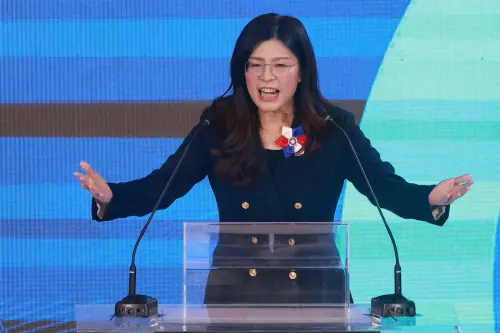 德國之聲專訪火藥味十足！邱毅挺鄭麗文轟主持人「媚外跪舔」
