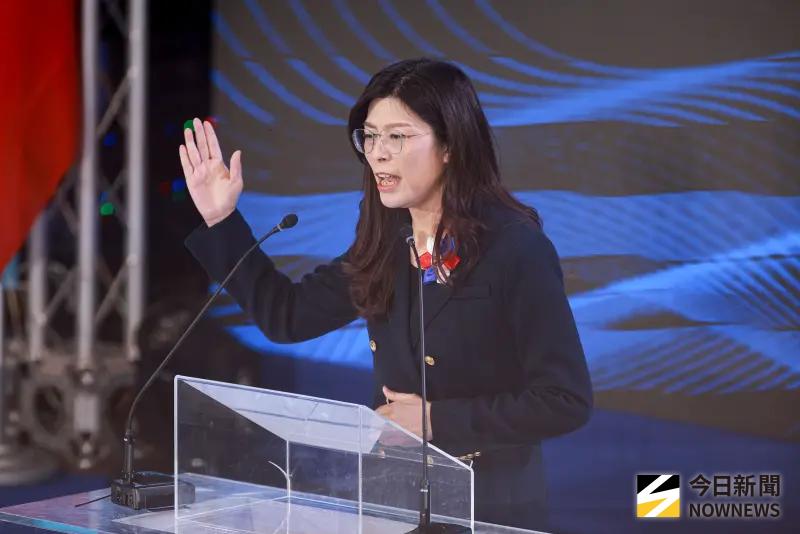 ▲國民黨主席鄭麗文將出席「50年代白色恐怖秋祭追思慰靈大會」，她受訪回應，希望兩岸和解、兩岸和平，不需要再為自己的政治信仰付出代價。（圖／記者葉政勳攝，2025.11.01）