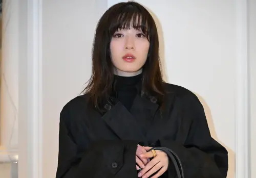 永野芽郁被封殺3個月現身！跟前經紀人親暱出門　見面原因超曖昧
