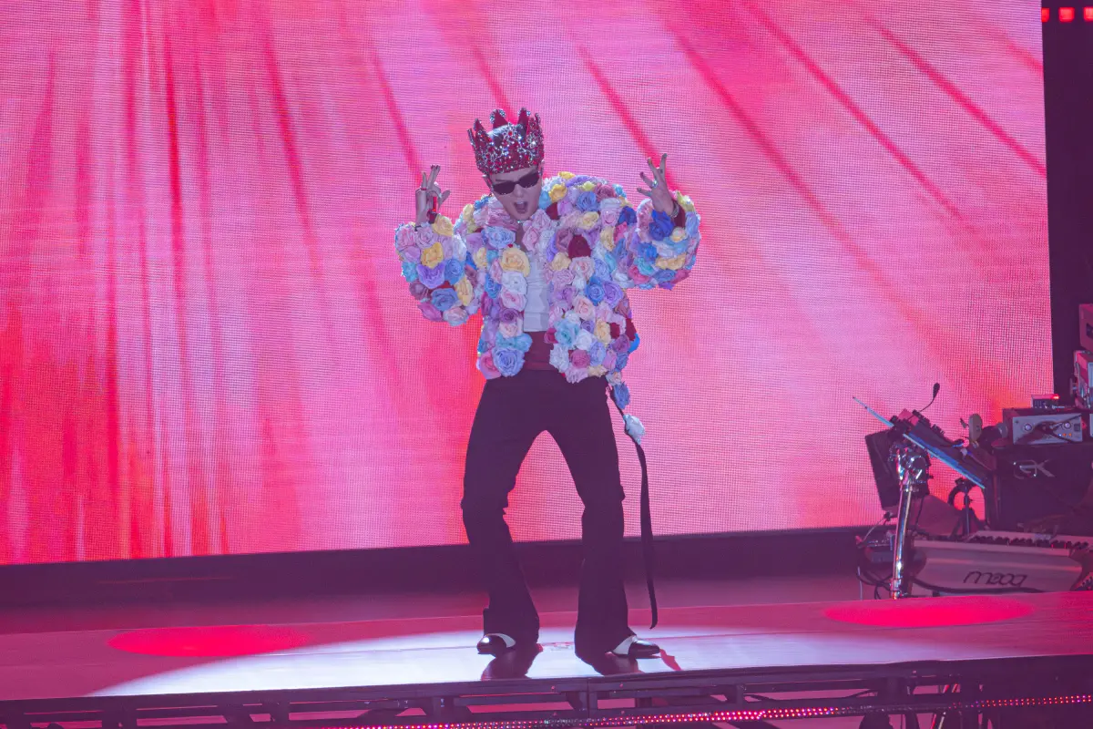 ▲GD大巨蛋第一天的演唱會圓滿落幕，天王場上耍帥、爆笑畫面全都漏，他還公開BIGBANG將在明年4月合體的喜訊、坐花車繞整個場地寵粉，每個舉動都讓4萬人嗨翻天。（圖／讀者提供）