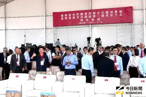 ▲台灣國際造船公司承造海洋委員會海巡署艦隊分署嘉義級巡防艦第4艘─台北艦成軍，以及我國首艘高緯度遠洋巡護船─西拉雅號命名下水儀式，有產官學研等各界代表與會。(圖／記者黃守作攝，2025.11.01)