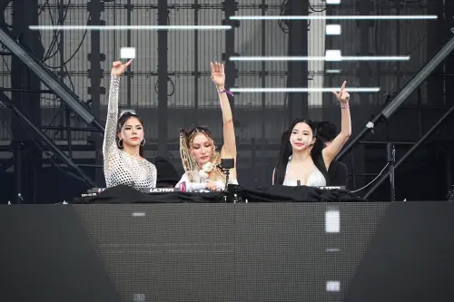▲DJ蕾菈（左起）和與另外兩位DJ林佩佩、藍星蕾組成「DJ女神團」，世紀合體擔綱Ultra Taiwan音樂節的開場演出。（圖／大風吹創意提供）