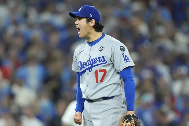 ▲大谷翔平（Shohei Ohtani）在世界大賽第7戰再度以「二刀流」身分先發出賽，全美聚焦見證「宇宙唯一」的二刀流傳奇。（圖／路透／達志影像）