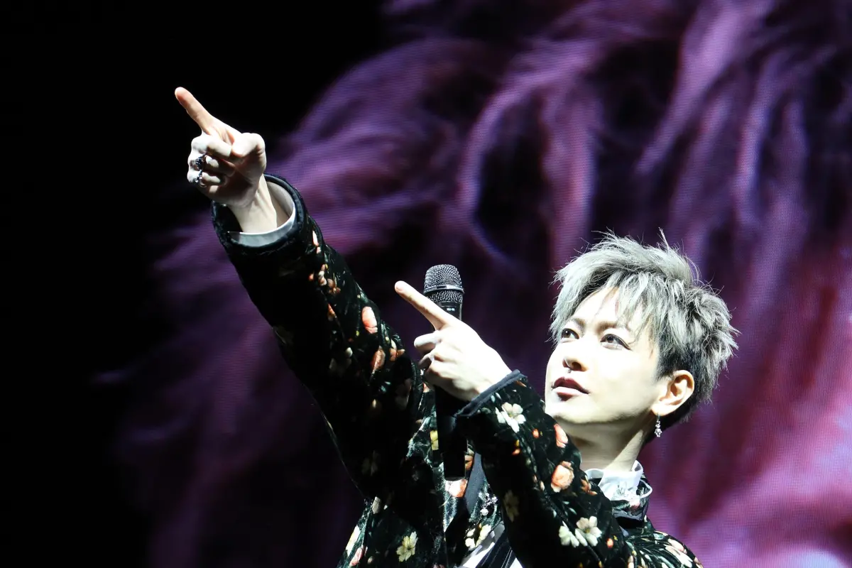 ▲佐藤健以《玻璃之心》為名來到台北舉辦見面會，學了台語求婚，還寫下繁體中文「神啊，謝謝你讓我遇見了歌迷」感動3000名粉絲。（圖／KKLIVE）