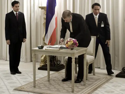 ▲安德魯王子在擔任英國貿易特使期間多次出訪泰國，遭傳記作者爆料行徑荒唐。（圖／取自泰國總理府官網）