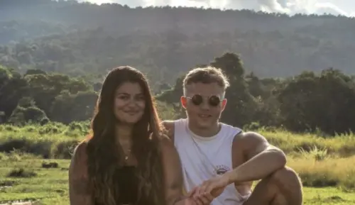 英國情侶厭倦高壓生活　移居清邁月花1.2萬租房享悠閒人生
