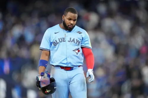 影／心碎！藍鳥遭道奇逆轉丟冠　小葛雷諾落淚：想把戒指獻給爸爸
