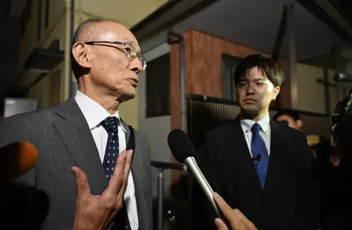 ▲被害人丈夫高羽悟26年來持續租用位於名古屋市西區的案發公寓，為了留下證據、進行現場鑑識，就連玄關的血痕也保持原樣。（圖／美聯社／達志影像）