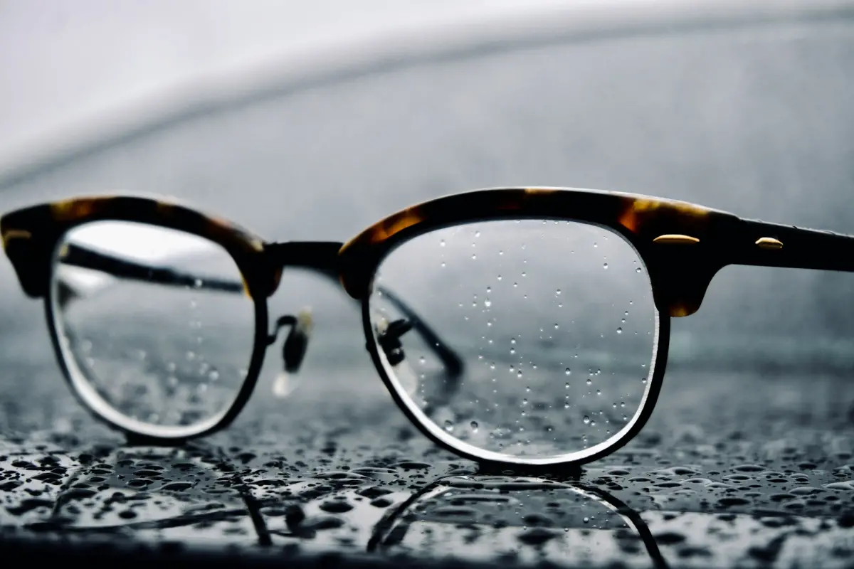 洗眼鏡正確做法曝光！眼鏡行、驗光師證實了 全場後悔：搞錯20年