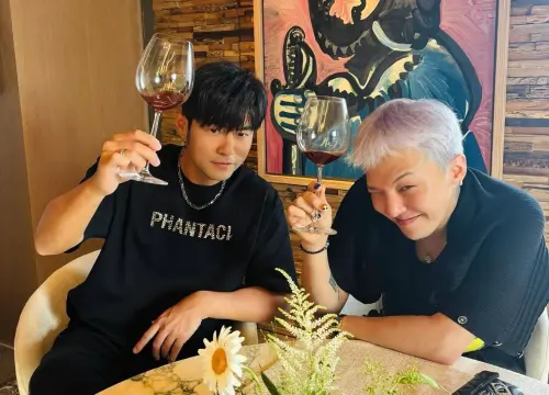 周杰倫媽媽出手！2.5億元入股GD經紀公司　周董IP版圖闖進韓流
