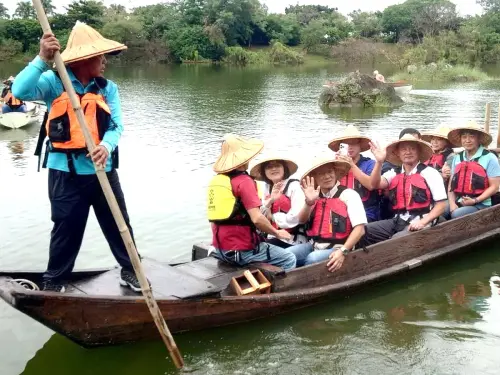 ▲海洋委員會科技文教處舉辦修復傳統舟船下水試航儀式。(圖／海洋委員會提供)