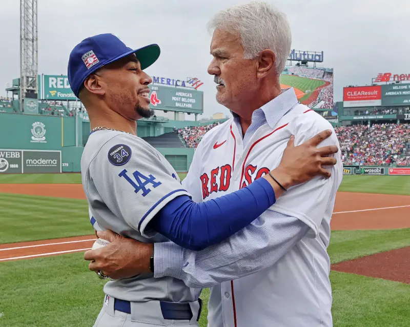 ▲今（3）日迎來美國職業棒球大聯盟（Major League Baseball）紅襪名將埃文斯（Dwight Evans）（圖右）的74歲生日。（圖／美聯社／達志影像）