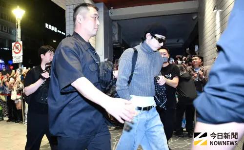 ▲GD李洙赫吃金豬食堂。（圖／記者林柏年攝）