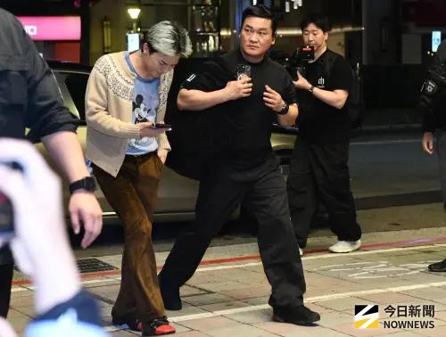 ▲GD李洙赫吃金豬食堂。（圖／記者林柏年攝）