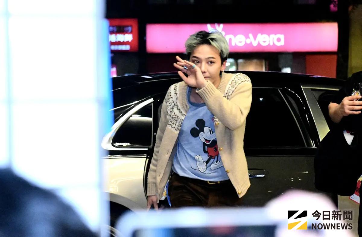 ▲GD（如圖）跟李洙赫一前一後現身金豬食堂，好兄弟一起現身，引起現場上千人暴動。（圖／記者林柏年攝）