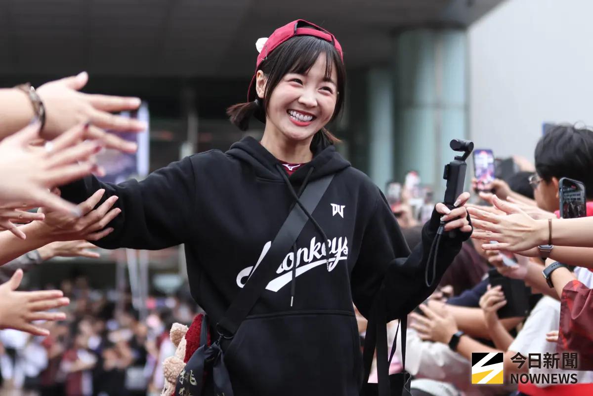 樂天女神籃籃也曾遭性騷？捲胡瓜烏龍襲胸事件 轉型藝人背景超硬