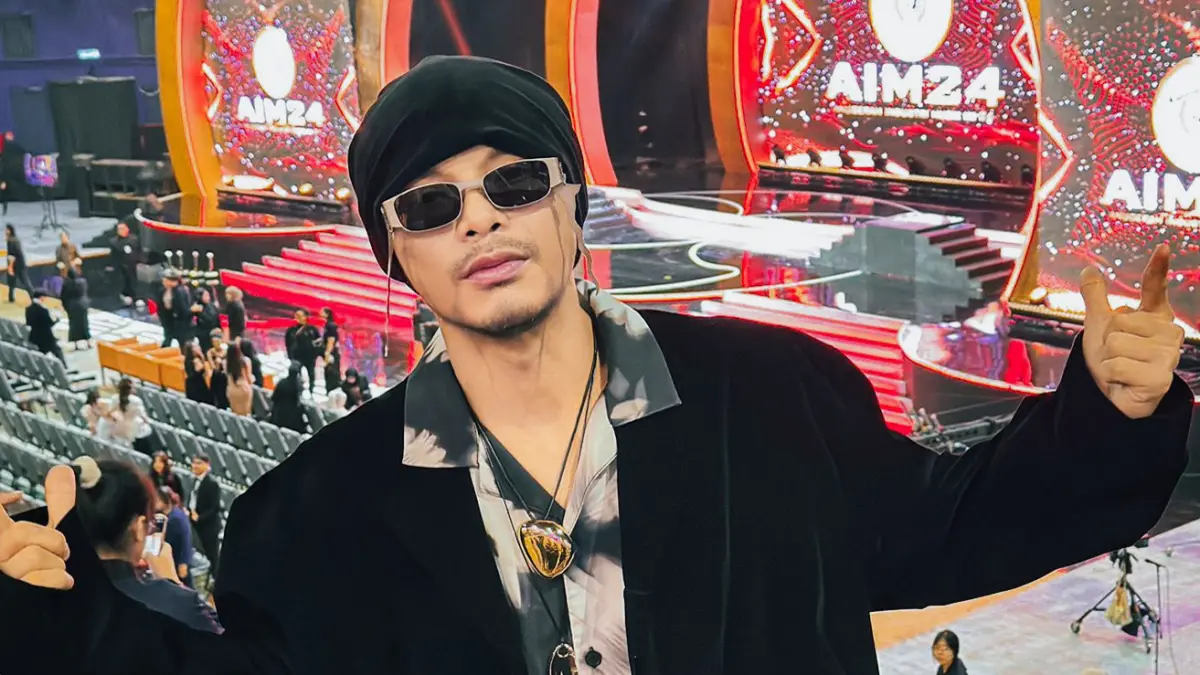 ▲黃明志（如圖）遭到大馬警方初檢證實體內有4毒品陽性反應，卻依舊否認涉毒，對此網友揭露疑點，指出黃明志若體內存有多項毒品成分，理應有致命危險，為何還能好好發聲，引發陰謀論。（圖／黃明志 臉書）