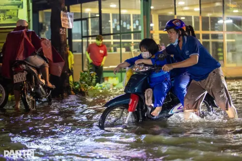 ▲胡志明市排水系統老化，加上多項大型防潮工程延宕，使城市防洪能力受限。（圖／翻攝自臉書）