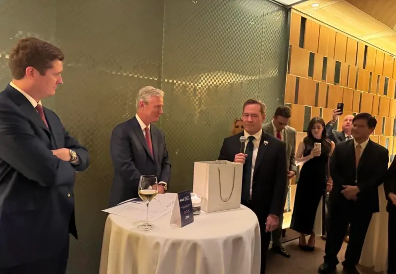 ▲紐約聯合國大會活動期間，杜奕瑾指出台灣外交部同框多位美國大咖。（圖／取自杜奕瑾臉書）