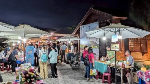 ▲除了一連串精彩的舞台表演外，市集更是人氣滿滿。（圖／翻攝畫面）