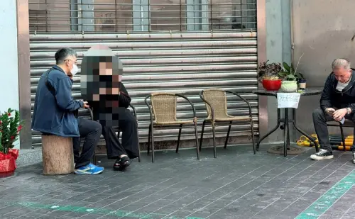 ▲經了解小琪父母離異，家中還有生病的奶奶需照顧，因長時間缺乏自由，小琪經由網路認識朋友小羽(化名)，遂離家至女網友小羽家同住，並在基隆打零工維持生計。(圖／高市少年隊提供)