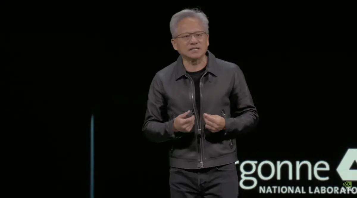 ▲上週輝達執行長黃仁勳發表的GTC主題演講備受矚目，但網路上卻驚現一則由AI深度偽造的「黃仁勳」假直播。（圖╱取自輝達YouTube官方頻道）