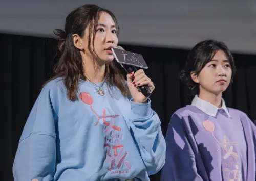 ▲9m88（左）與白小櫻（右）在《女孩》演母女，一起跑映後Q&A活動。（圖／甲上提供）