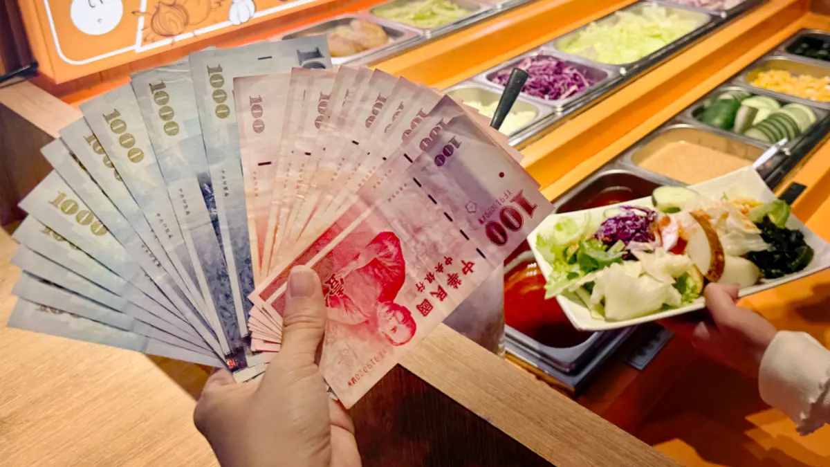 ▲普發一萬登記在即，怎麼領用最賺？美食旅遊38家「放大優惠」一次整理，築間、樂天、慕里諾、香繼光、肯德基、麥當勞等美食，ITF旅展易遊網、台北美福、台北萬豪、Klook，開搶饗食天堂餐券90元、日韓機票999元、買飯店送飯店。（圖／築間集團提供）