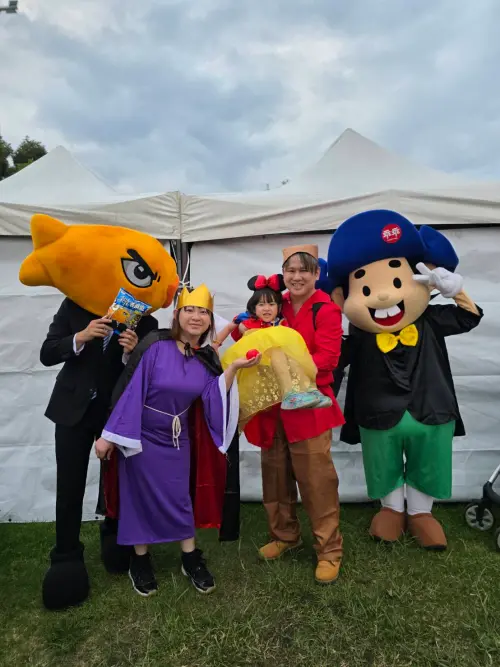 ▲大小朋友都和乖乖、香魚君一起玩得不亦樂乎！（圖／品牌提供）