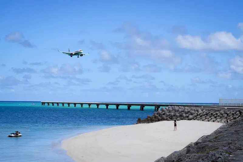 ▲被譽為「日本的馬爾地夫」的宮古島，可以在著名景點17END欣賞其純淨透明的「宮古藍」。（圖／星宇航空提供）