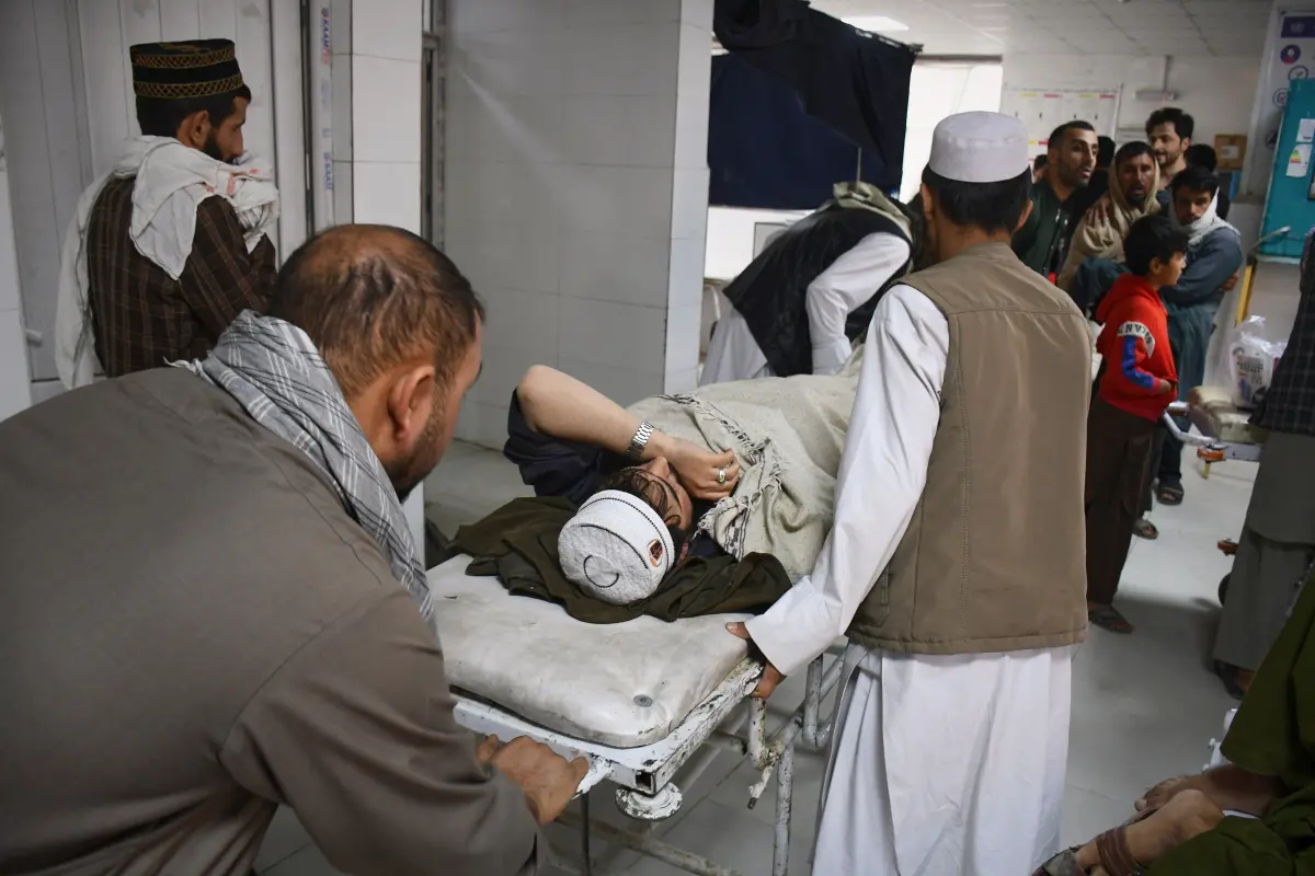 ▲阿富汗6.3地震增至20人罹難，至少320人受傷，傷亡人數持續增加。（圖／美聯社／達志影像）